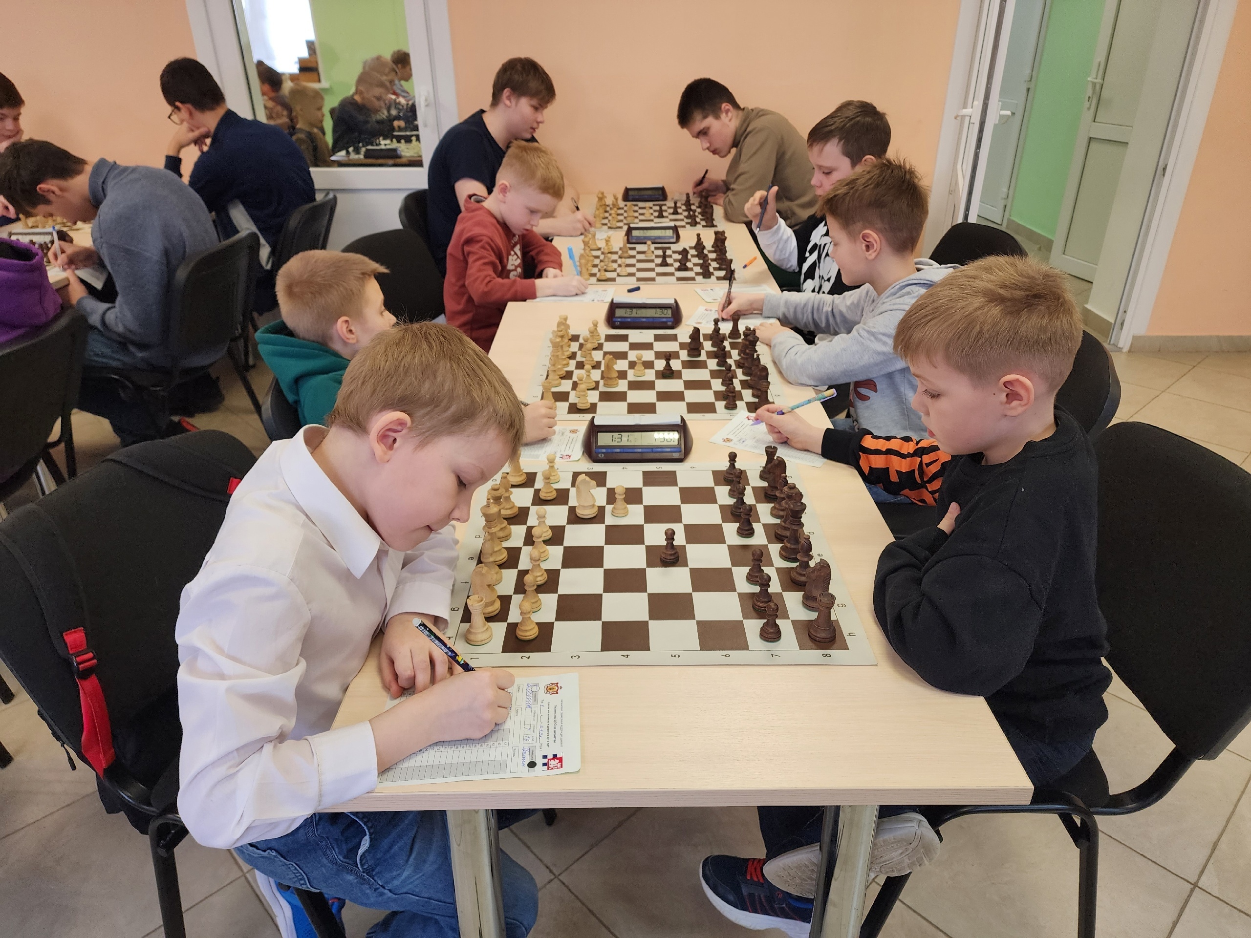 В подростковом клубе «Факел» проходит шахматный турнир
