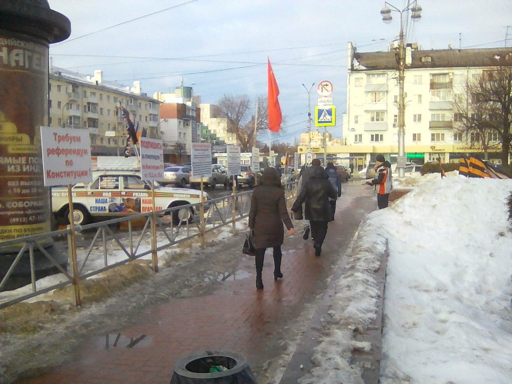 В Октябрьском районе продолжается работа по контролю за проведением публичных мероприятий