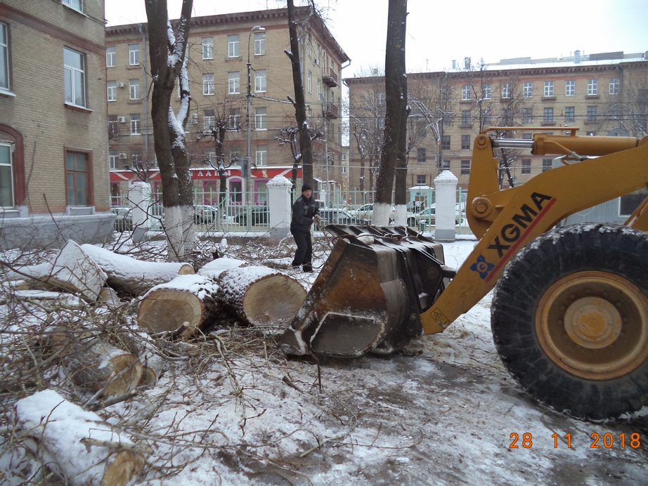 Продолжается благоустройство района