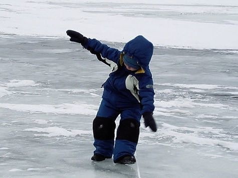 Родители, не допускайте детей к водоемам!