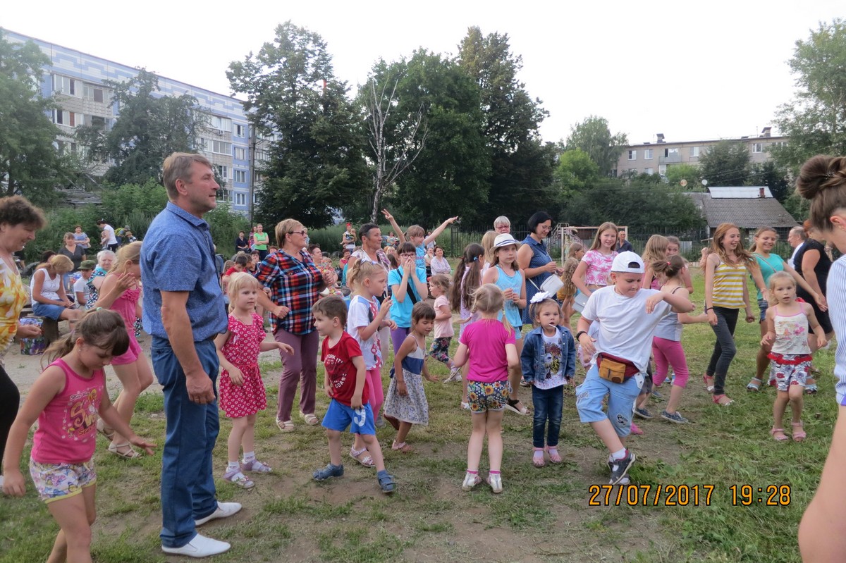 В районе прошел праздник "А у нас во дворе" 02.08.2017