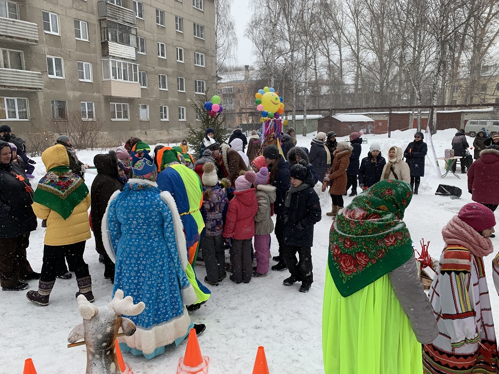 В Октябрьском районе начались Масленичные гуляния