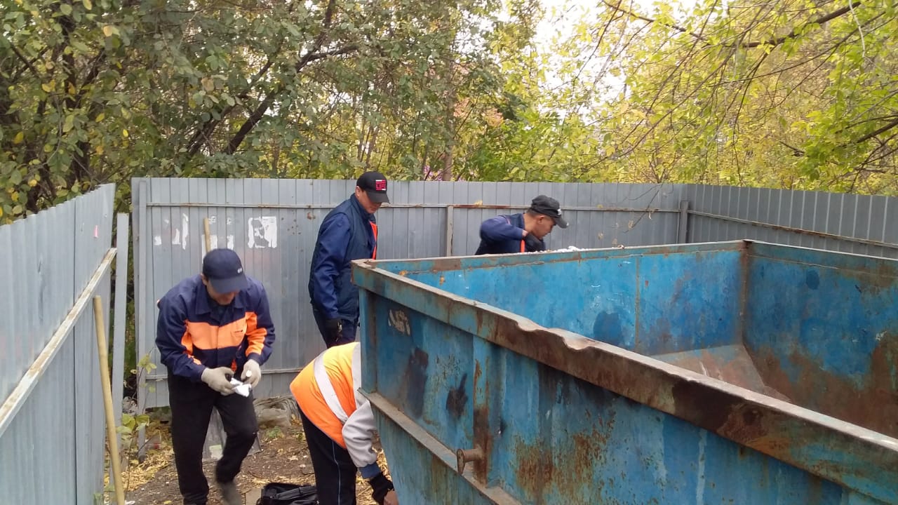 Уборка свалки и подбор случайного мусора