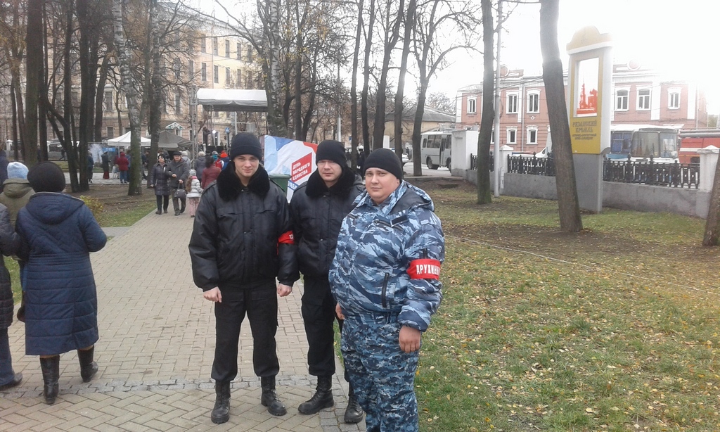 Народные дружинники Советского района обеспечивали общественный порядок на празднике, посвященном Дню народного единства