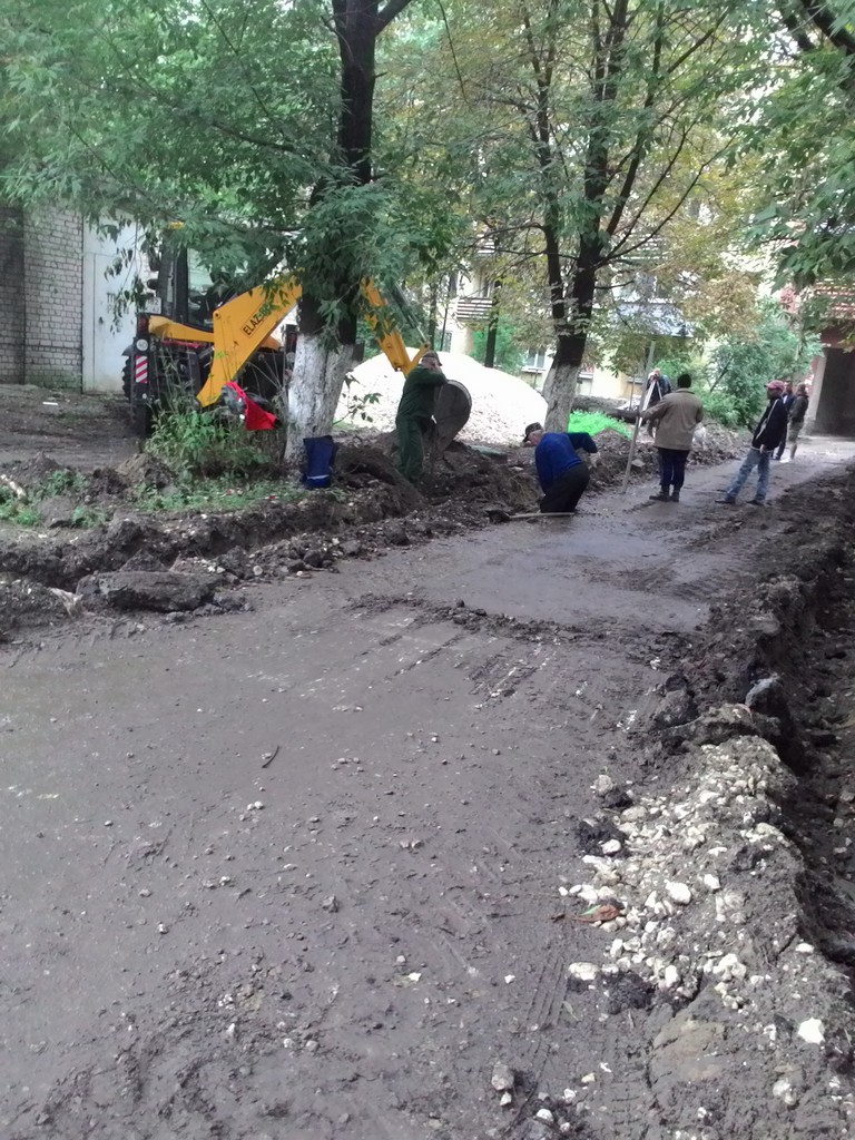 В Советском районе продолжается ремонт дворовых территорий многоквартирных домов