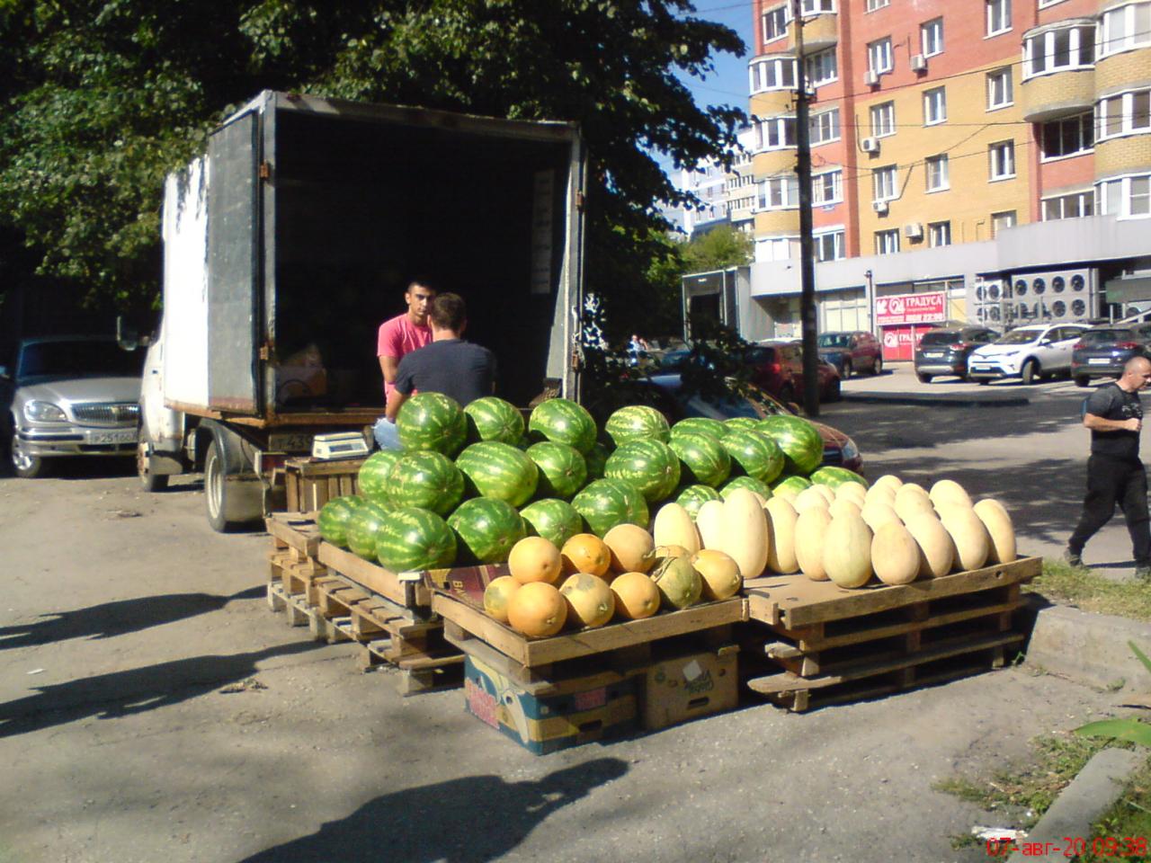 В Железнодорожном районе продолжаются рейды по пресечению несанкционированной торговли