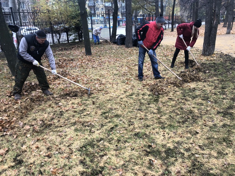 В Железнодорожном районе проведен субботник