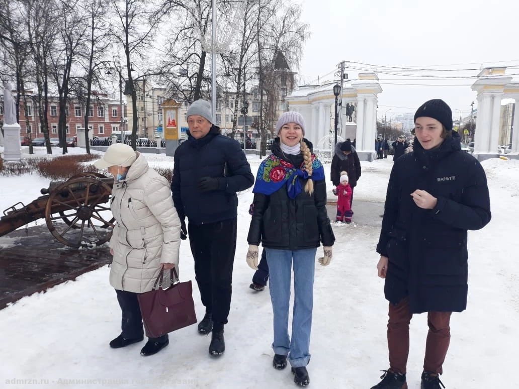 «Рождественские забавы»: для учащихся школ города провели экскурсию