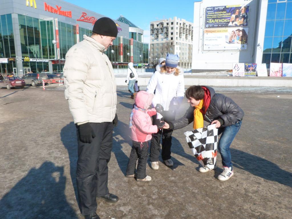 Воспитанники клуба «Успех в твоих руках» поздравили жительниц города Рязани с Международным женским днем