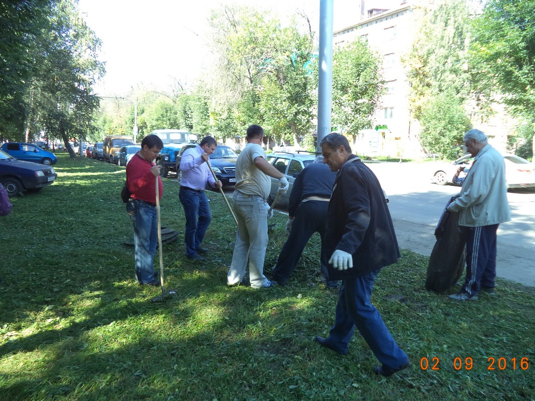 В Московском районе на ул. Крупской проведен субботник 05.09.2016